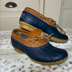 Women's Bean Boots, Rubber Mocs Navy & Tan
Size 6 EUC
